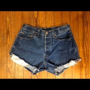 Levi’s cut off denim shorts